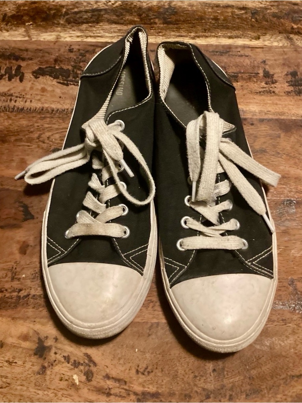 Mossimosupply company flat sneakers